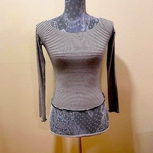Women’s top size small